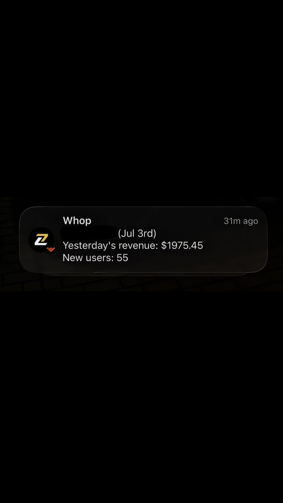 Notification Whop : 1 975,45 $ de revenu la veille, 55 nouveaux utilisateurs
